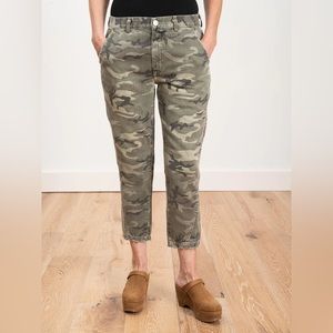 AMO Slouch trouser ankle jeans in Camo size 28